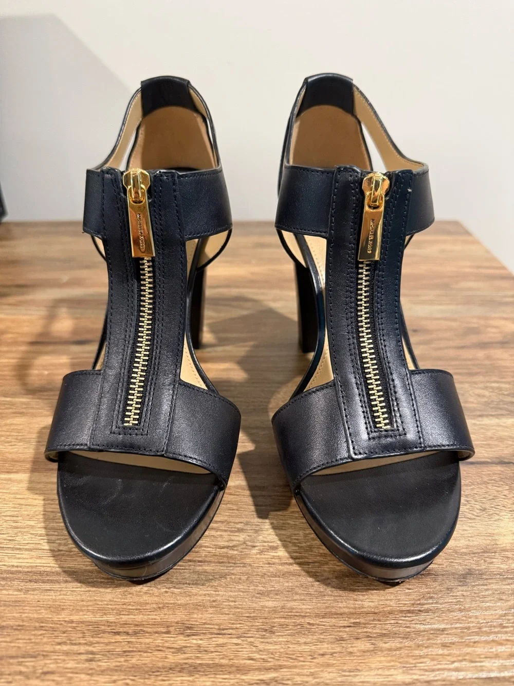 Michael Kors Black T-Strap Platform Block Heel Sandals Women’s 9 Gold Zip